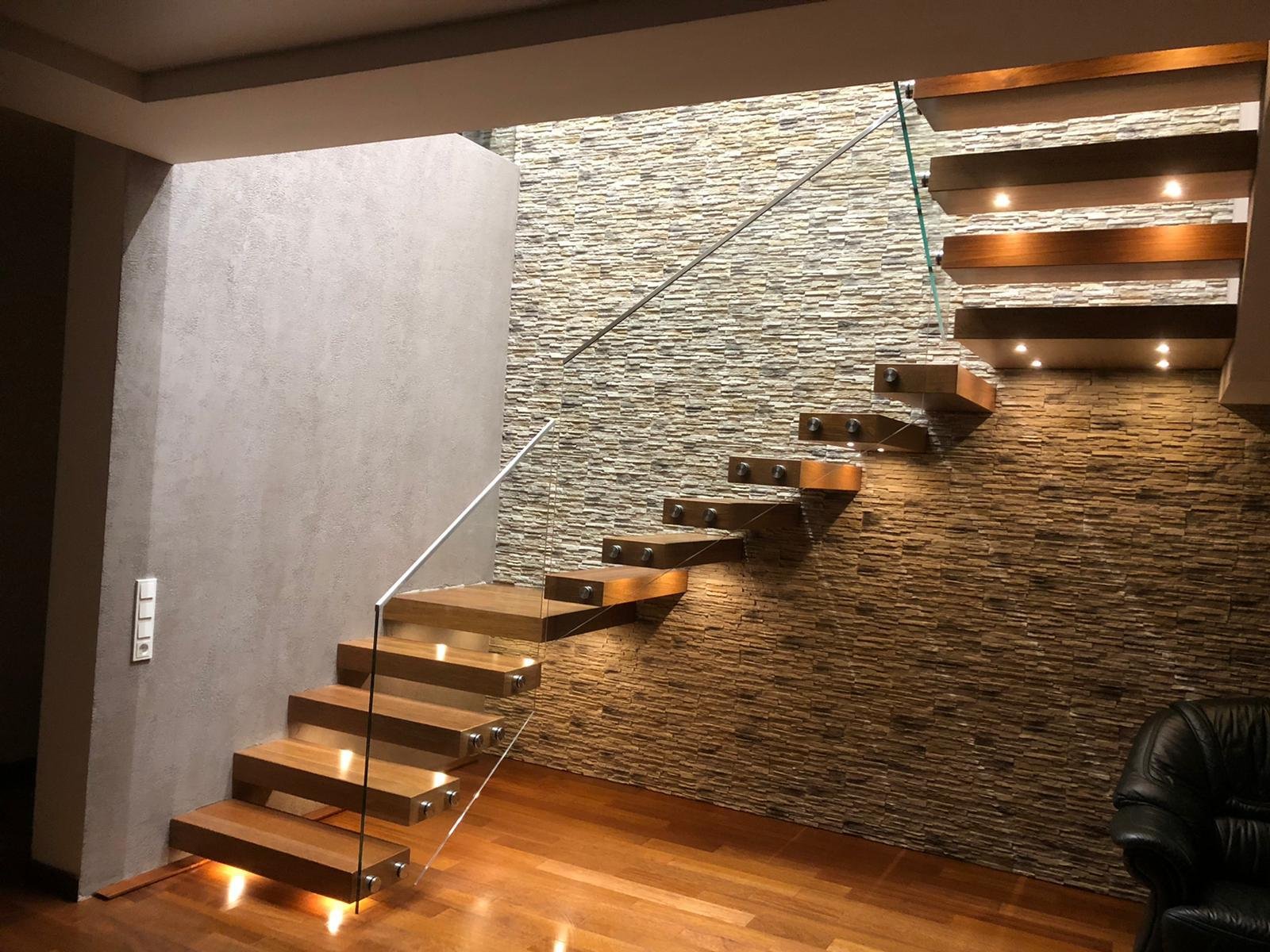 Freitragende Kragarmtreppe von AN Treppenbau (Referenz 1)