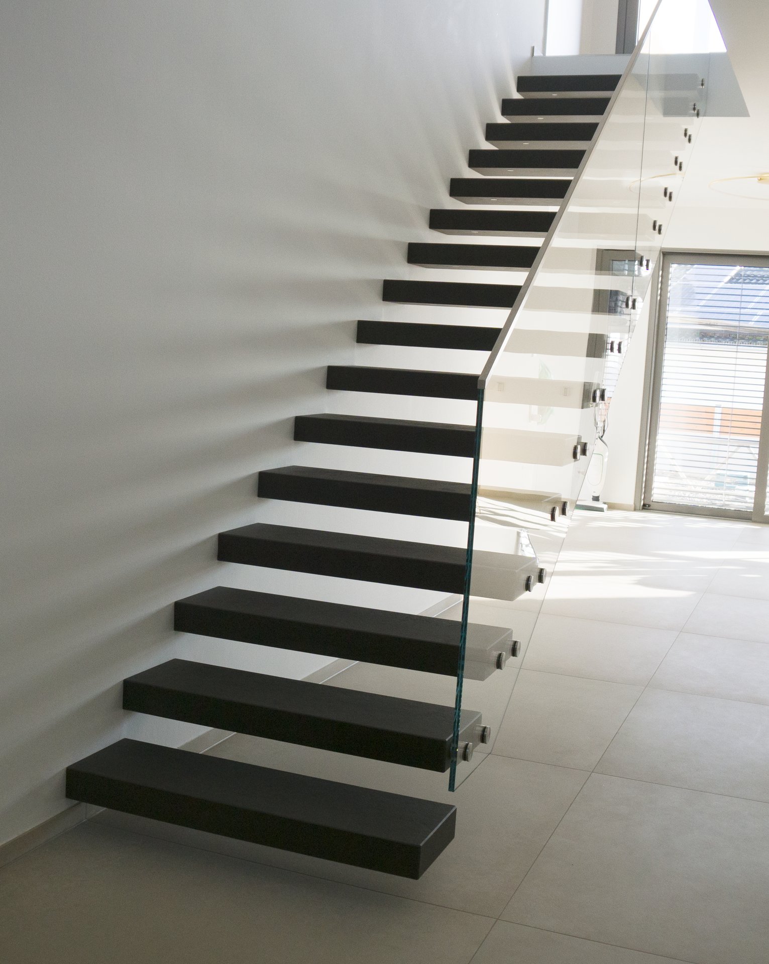 Freitragende Kragarmtreppe von AN Treppenbau (Referenz 5)