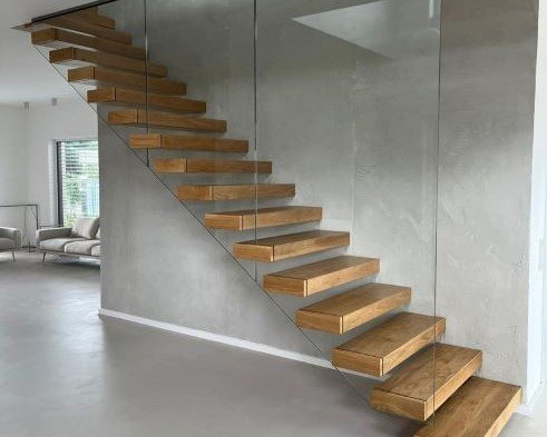 Kragarmtreppe mit schwebenden Stufen – AN Treppenbau (Referenz 38)