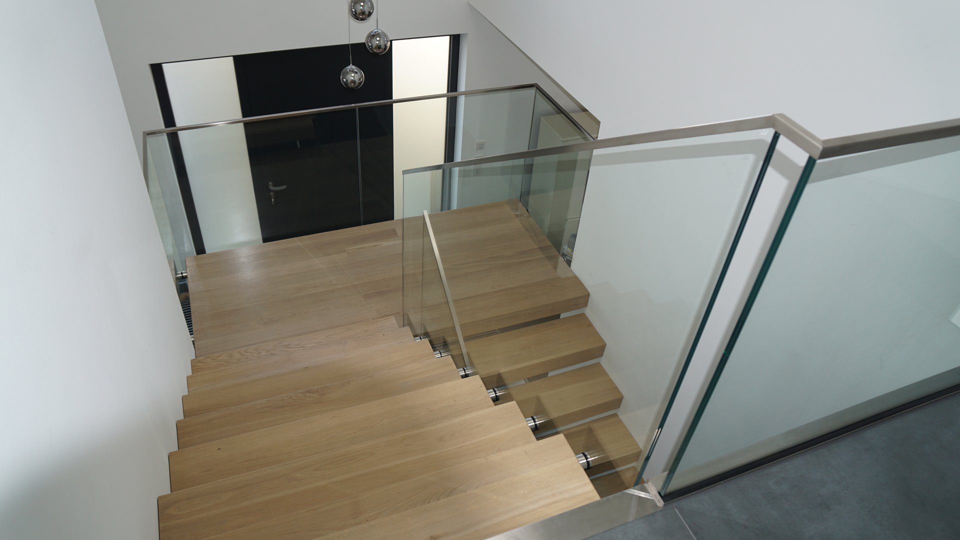 Freitragende Kragarmtreppe von AN Treppenbau (Referenz 49)