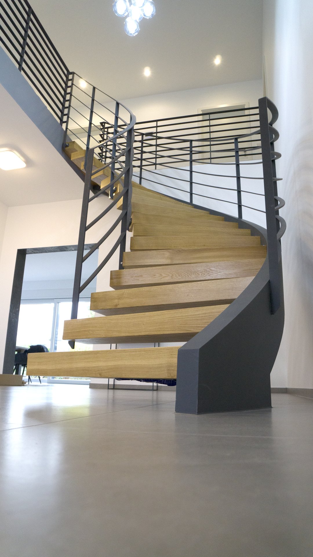 Kragarmtreppe mit schwebenden Stufen – AN Treppenbau (Referenz 54)