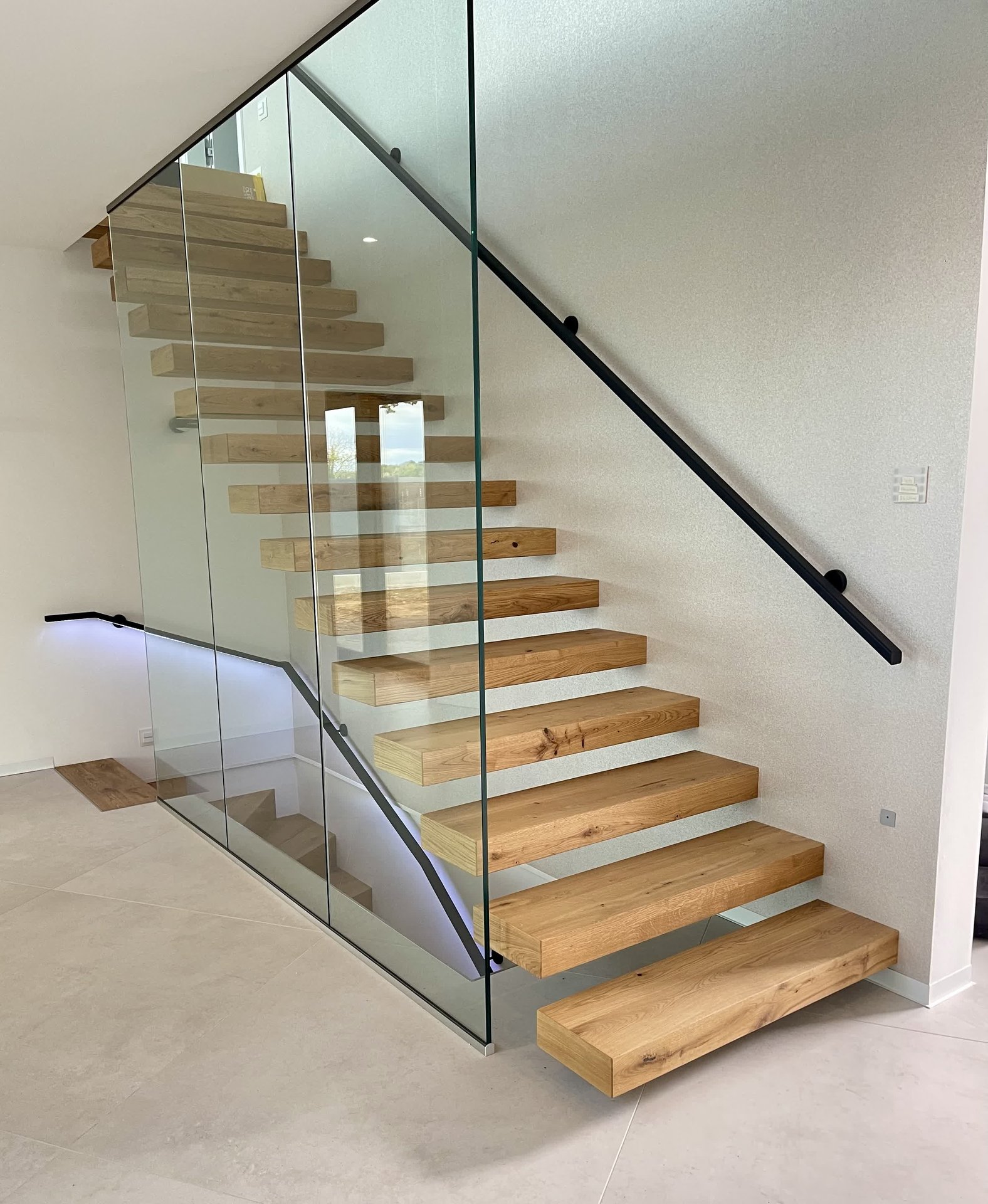 Wandmontierte Kragarmtreppe nach Maß – AN Treppenbau (Referenz 63)