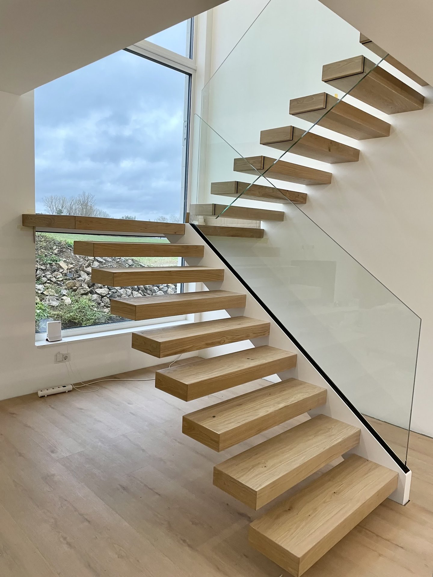 Kragarmtreppe mit schwebenden Stufen – AN Treppenbau (Referenz 66)
