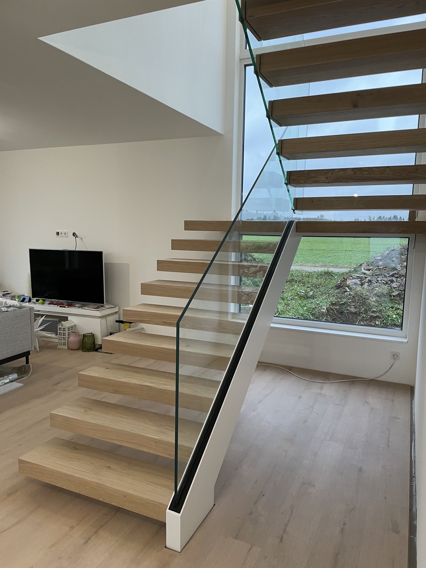 Wandmontierte Kragarmtreppe nach Maß – AN Treppenbau (Referenz 67)