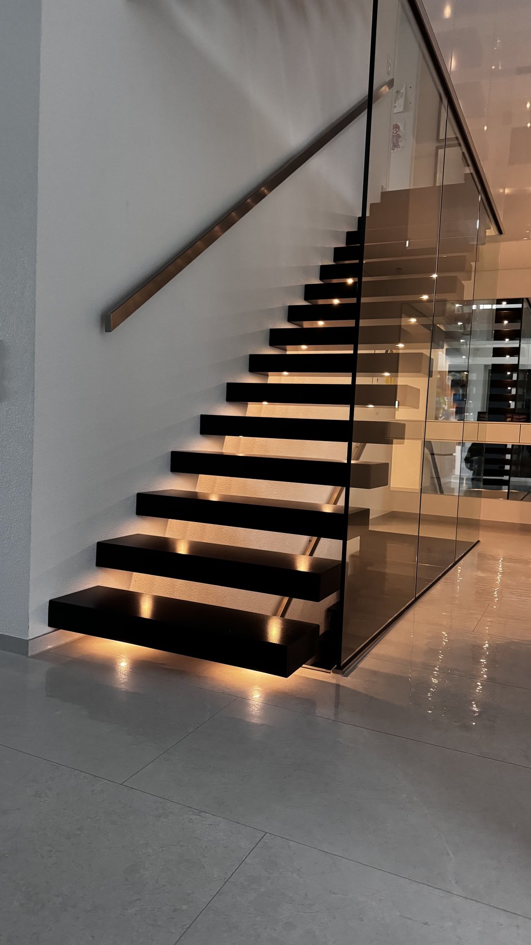 Freitragende Kragarmtreppe von AN Treppenbau (Referenz 77)