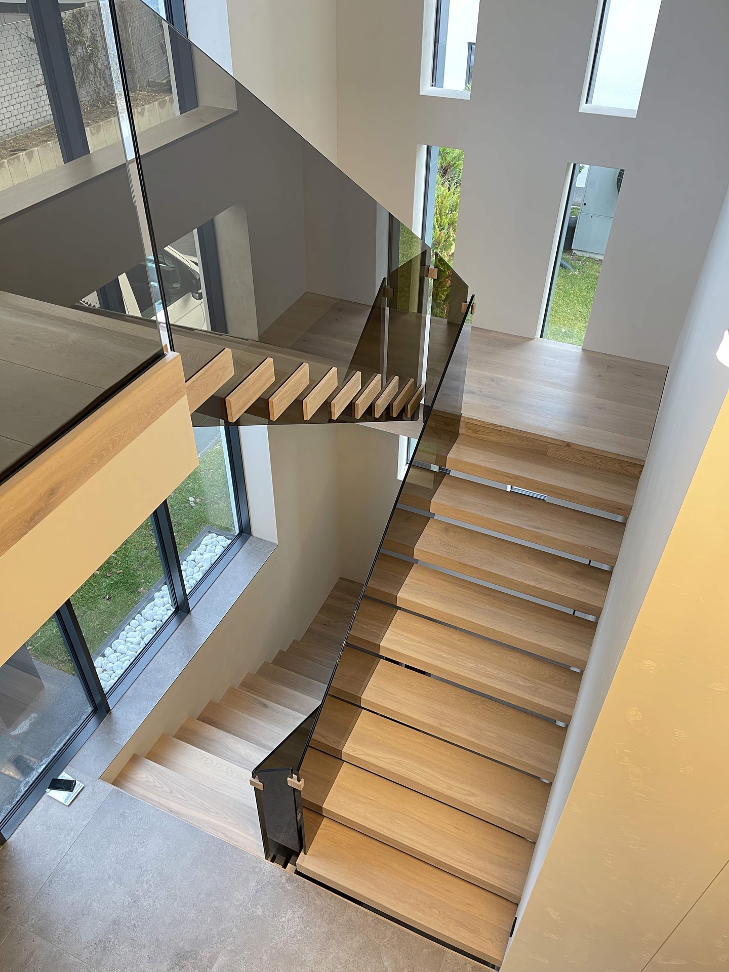 Kragarmtreppe mit schwebenden Stufen – AN Treppenbau (Referenz 90)