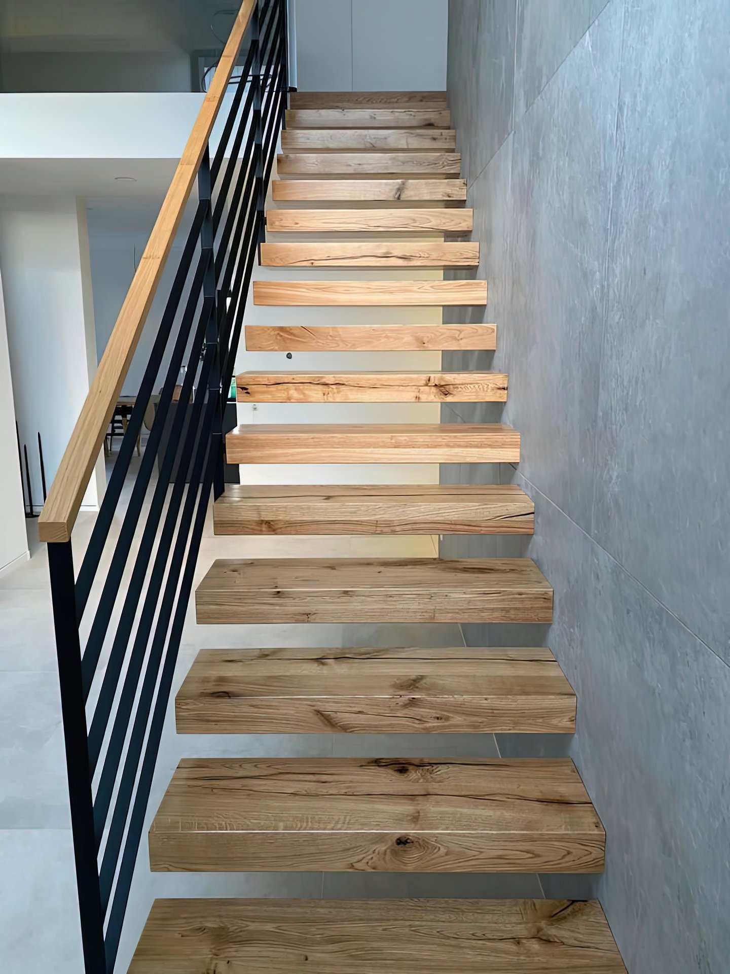 Kragarmtreppe mit schwebenden Stufen – AN Treppenbau (Referenz 94)
