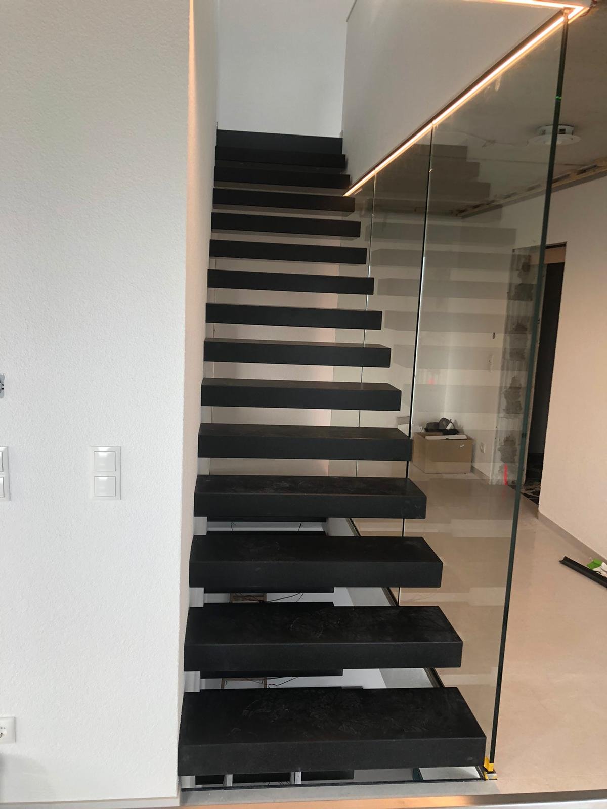 Freitragende Kragarmtreppe von AN Treppenbau (Referenz 97)