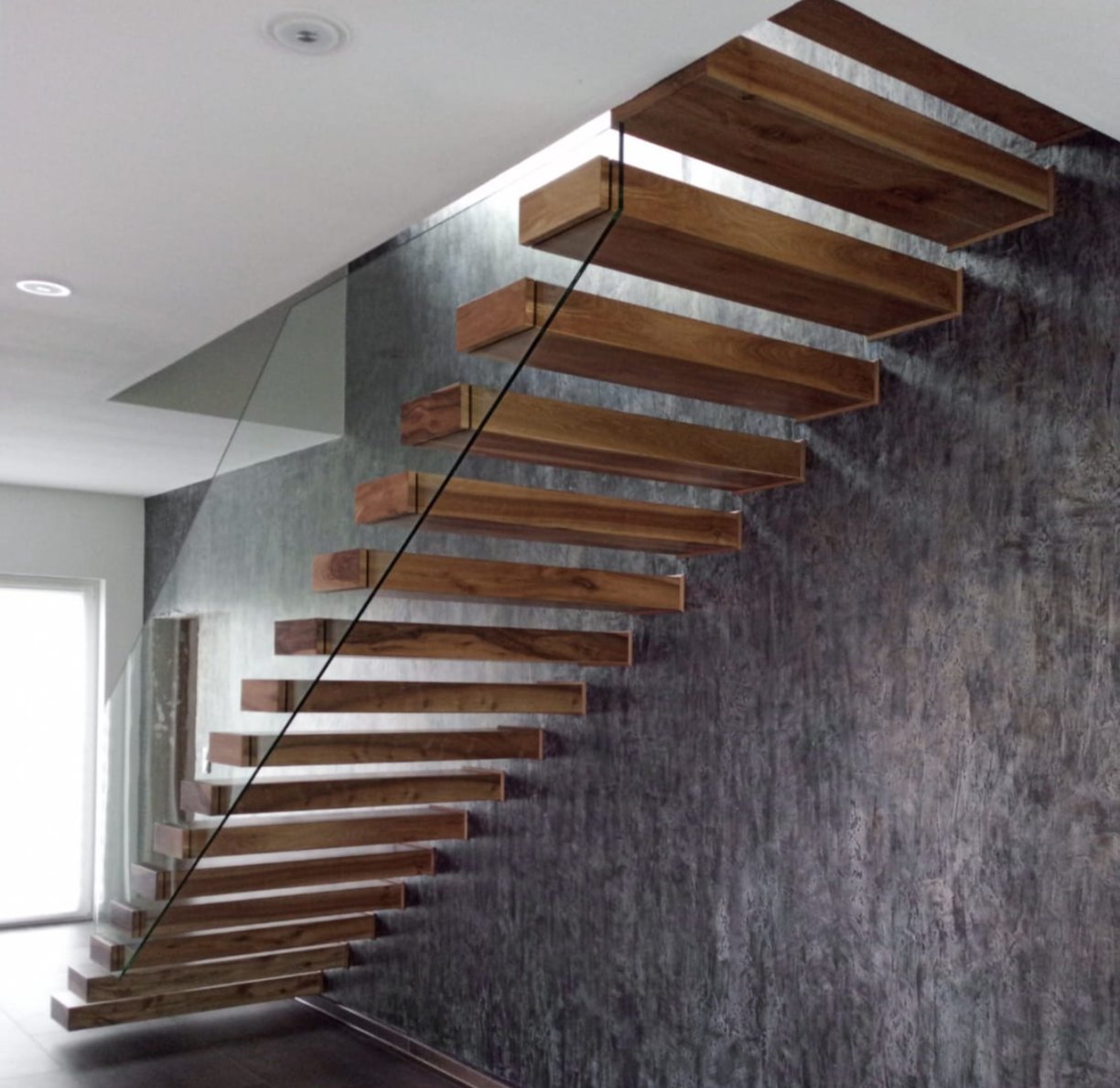 Freitragende Kragarmtreppe von AN Treppenbau (Referenz 113)
