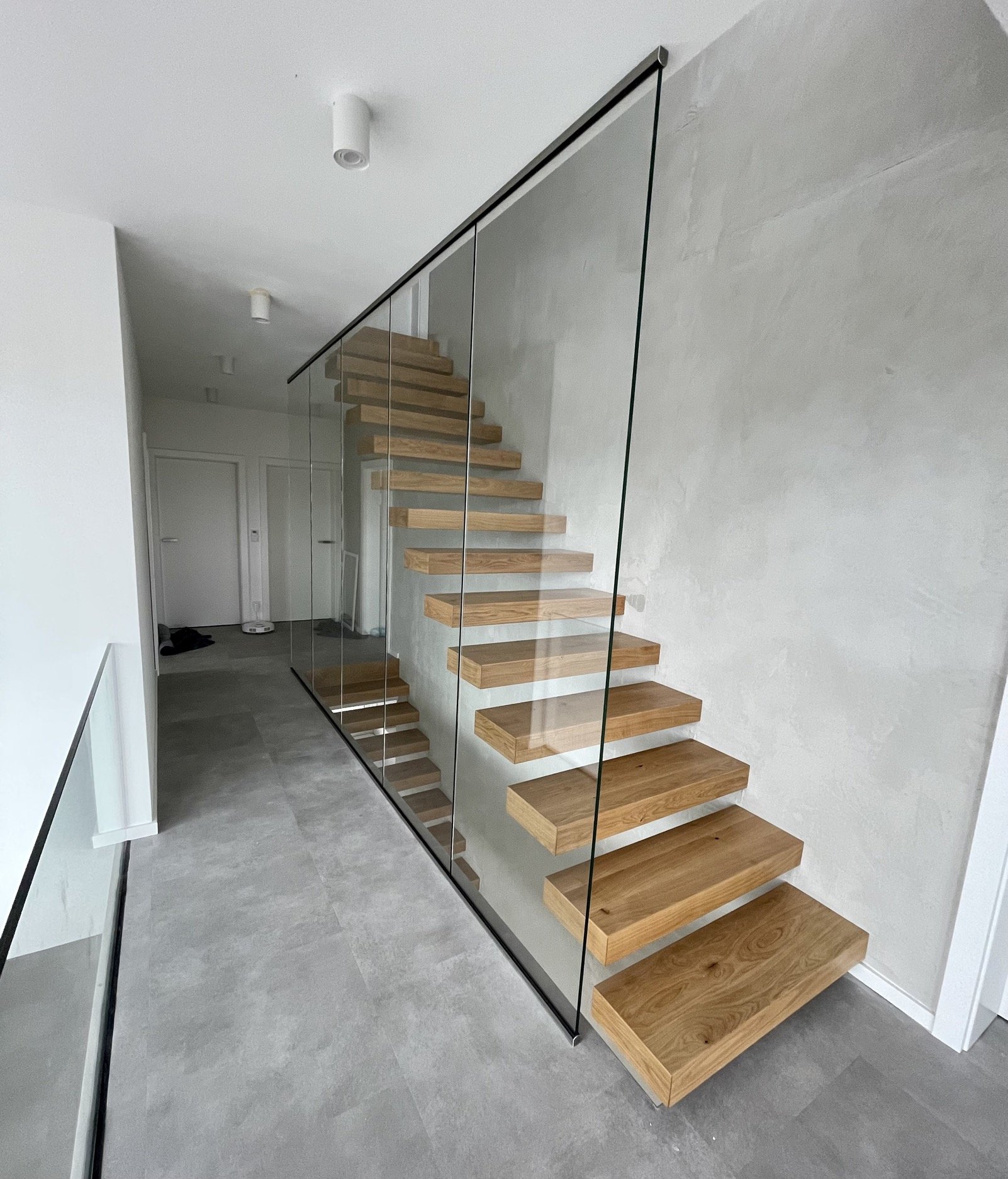 Wandmontierte Kragarmtreppe nach Maß – AN Treppenbau (Referenz 115)