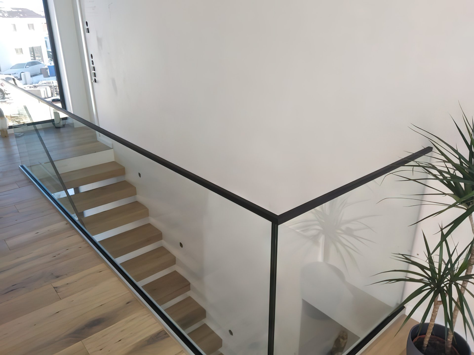 Wandmontierte Kragarmtreppe nach Maß – AN Treppenbau (Referenz 119)