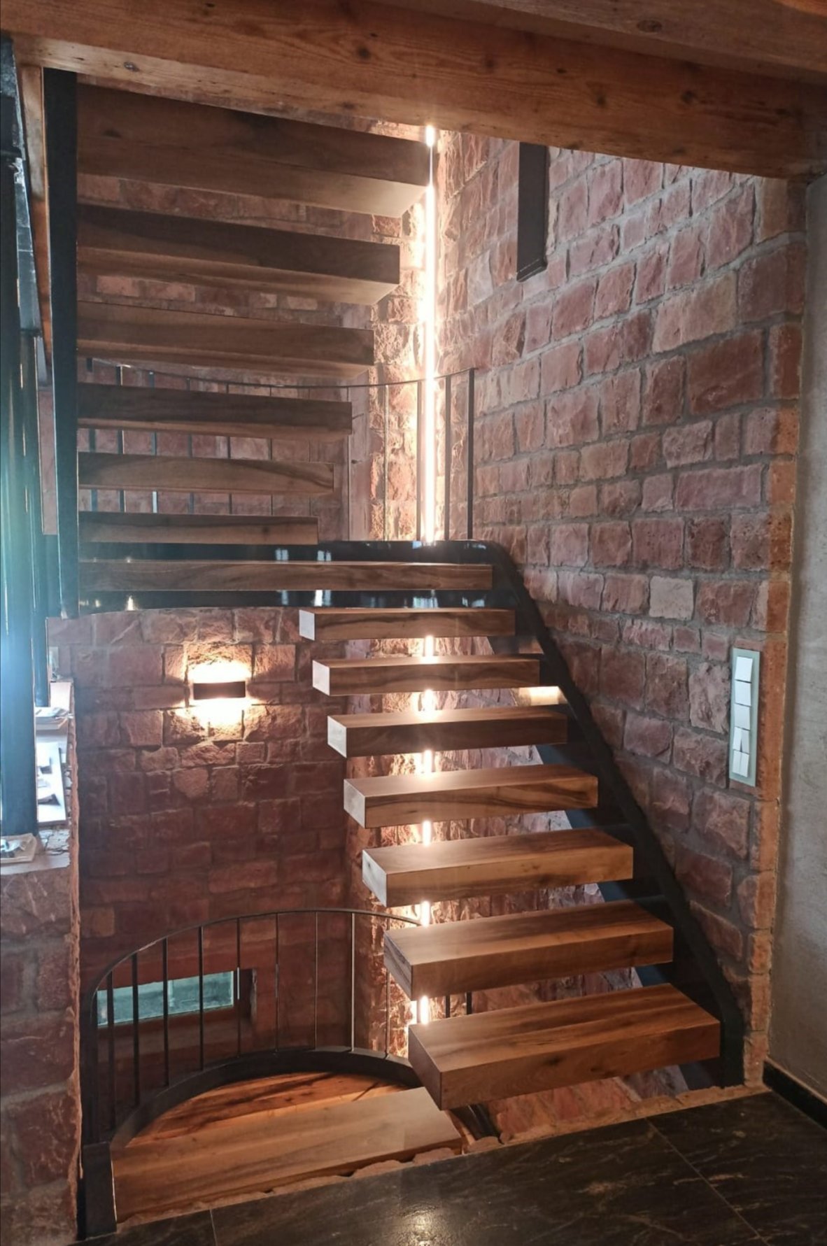 Freitragende Kragarmtreppe von AN Treppenbau (Referenz 141)