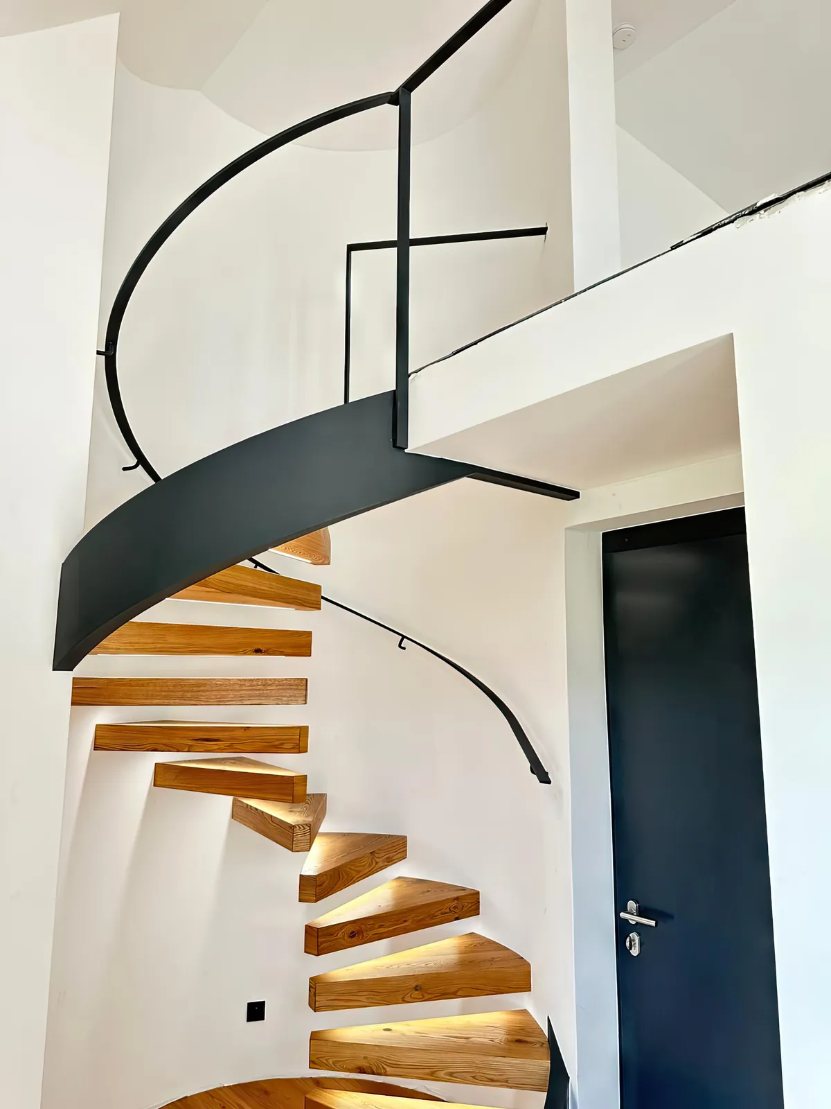 Kragarmtreppe in Bruchmühlbach-Miesau, Massiveiche geölt