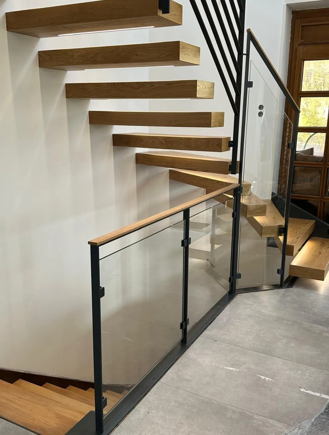 Kragarmtreppe in Dorsten, Massiveiche geölt