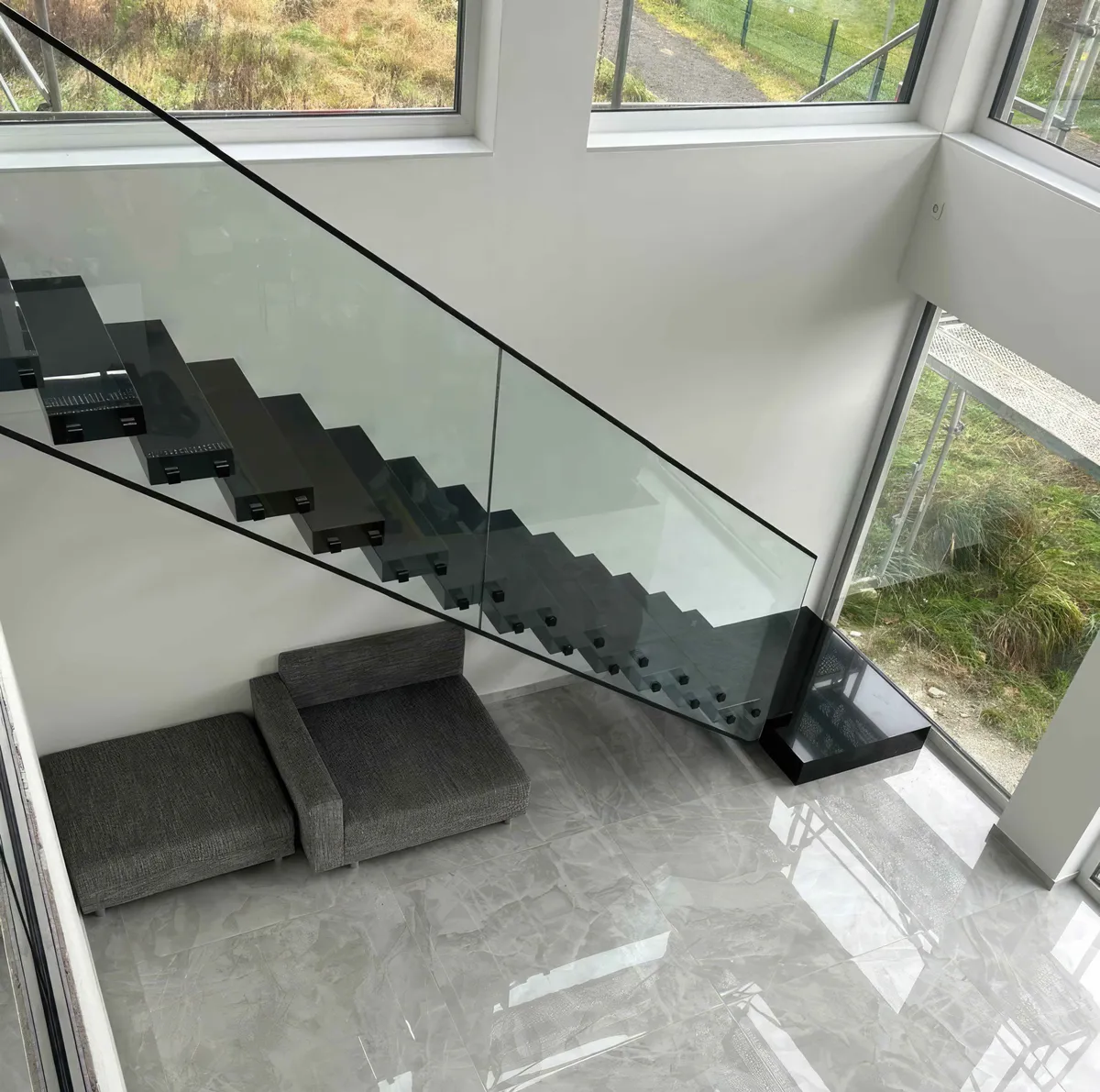 Kragarmtreppe in Kaiserslautern, Granit schwarz