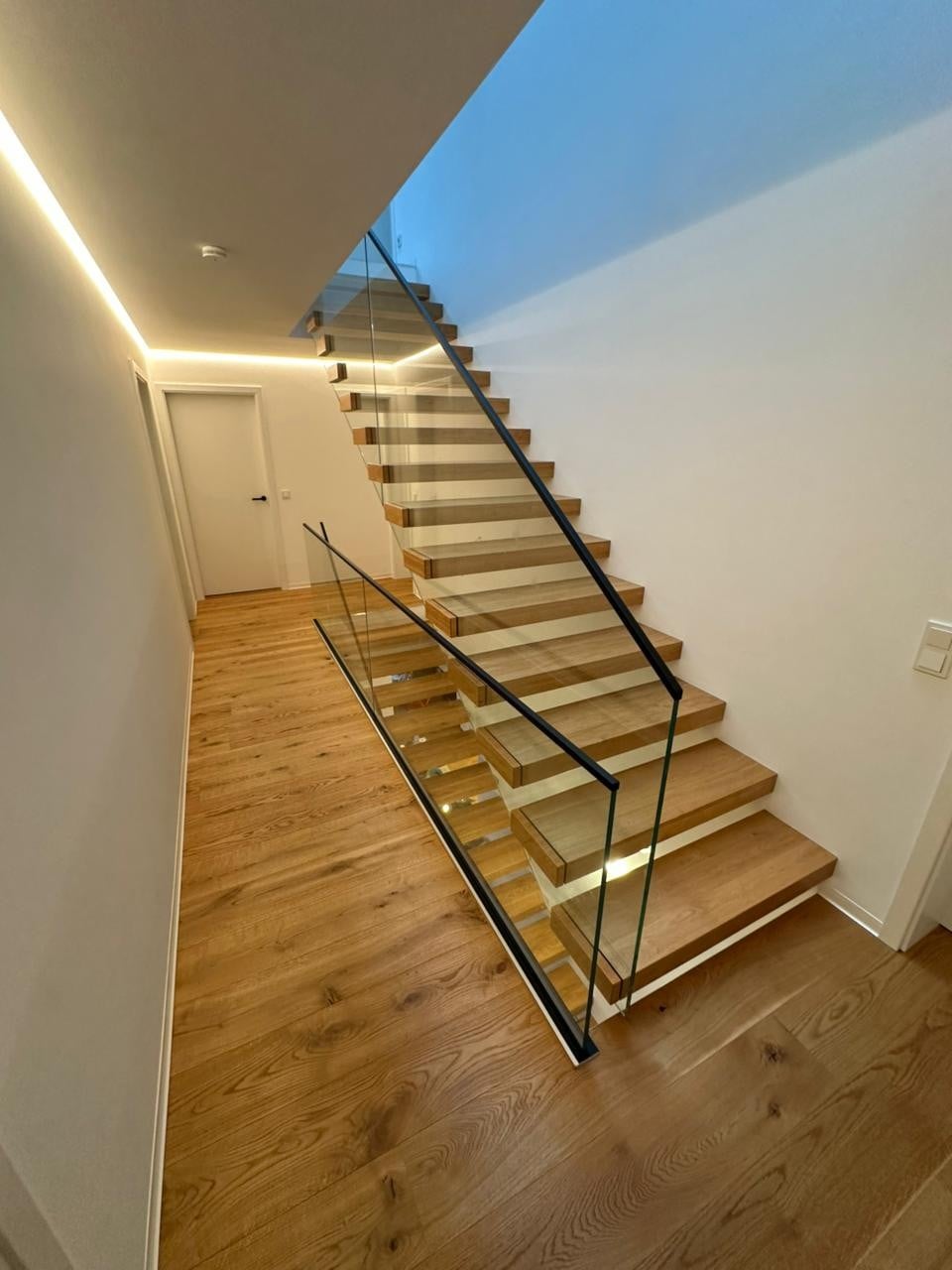 Kragarmtreppe in Massiveiche – Saarbrücken